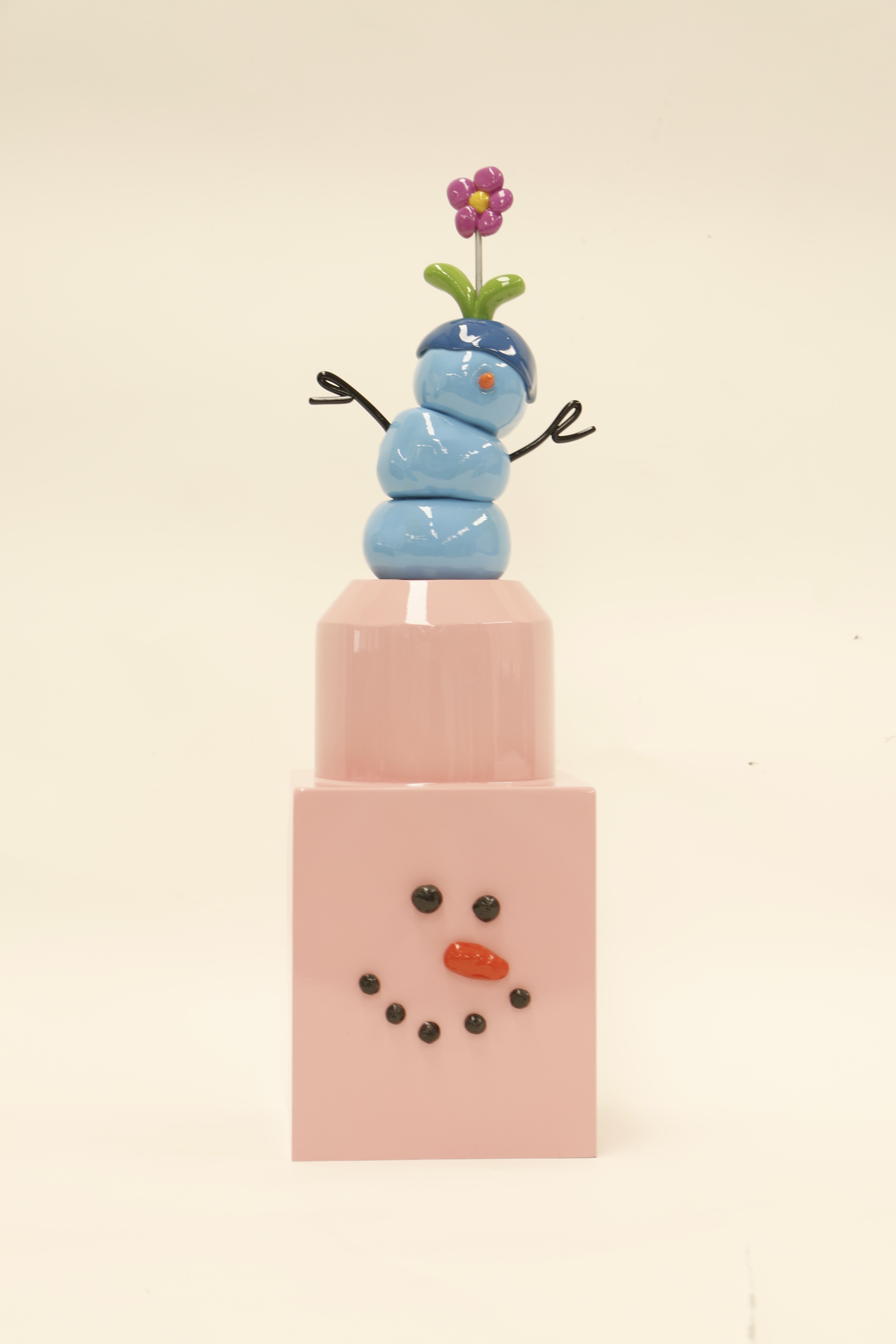 여름날의 눈사람 (summer snowman), 레진, 스테인리스스틸, 161x163x550mm, 2024.jpg