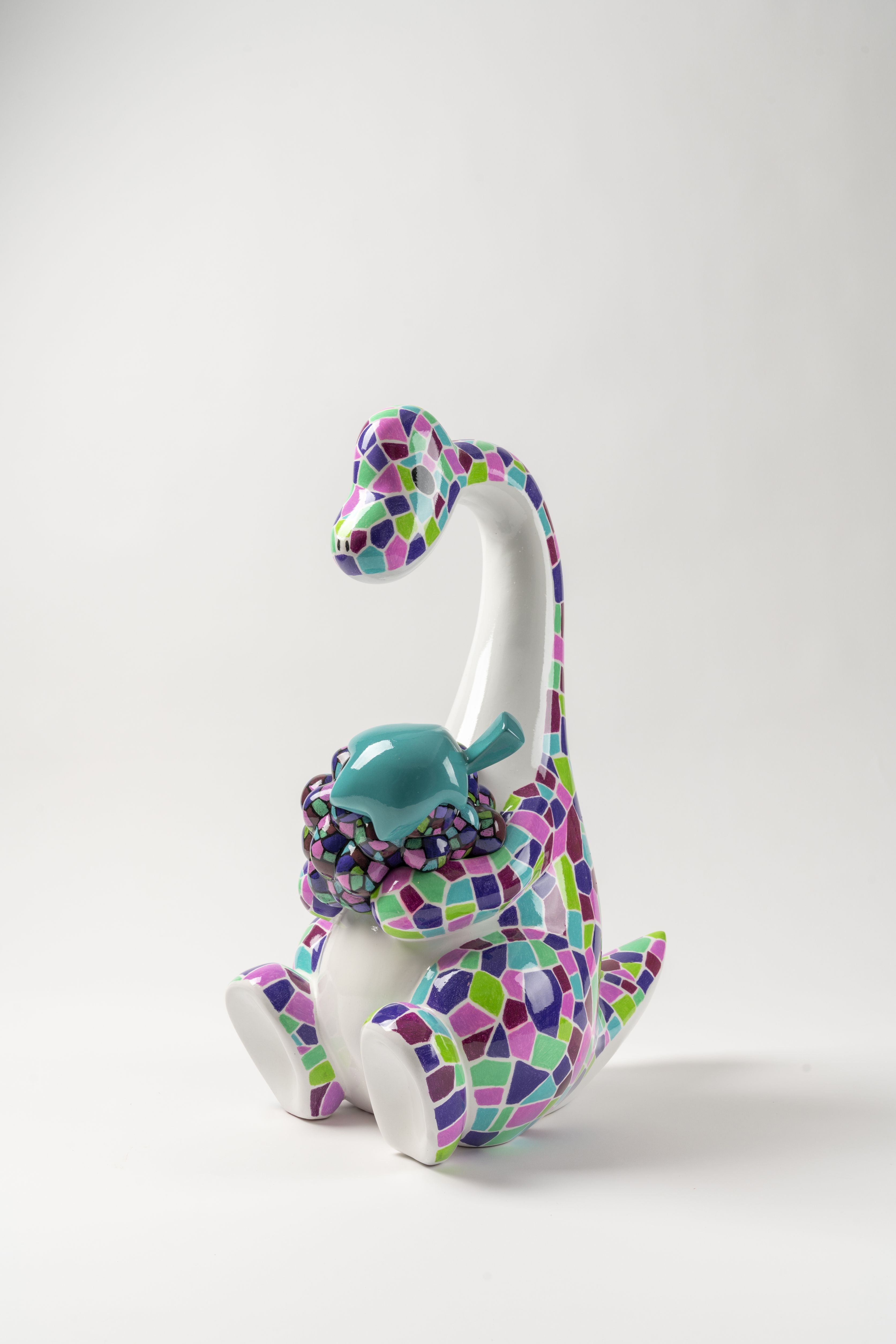 적응, 230×370×520, colored pencil on FRP, 2023 ￦2,200,000.jpg
