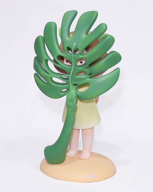 Monstera ; 사이로  자라나는 아이_42x41x81(cm)_PLA에 아크릴채색,우레탄마감_2025_수정.jpg